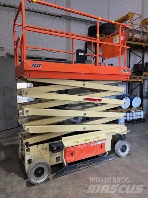 JLG ES3246 Saxliftar