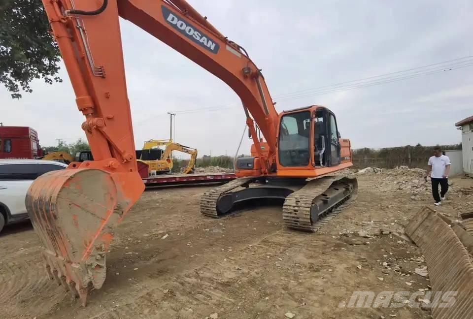 Doosan DX300LC Bandgrävare