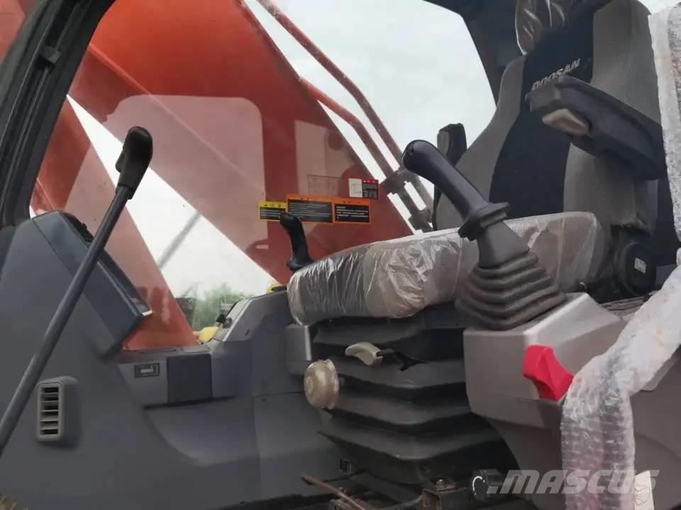 Doosan DX300LC Bandgrävare