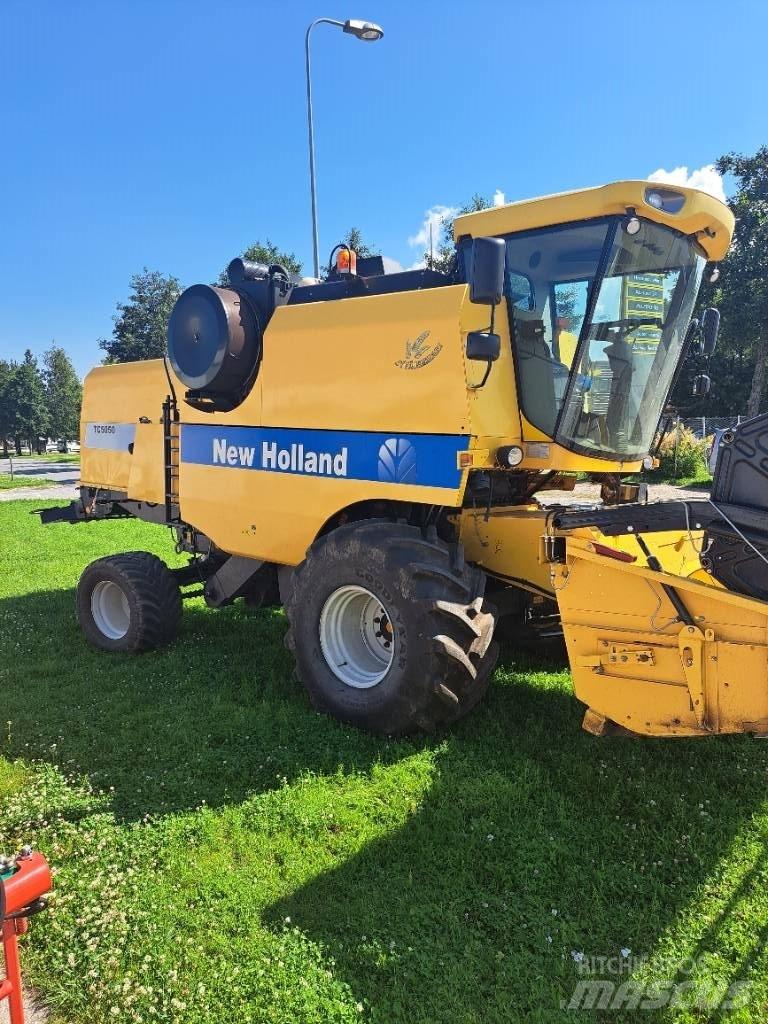 New Holland TC5050 Skördetröskor