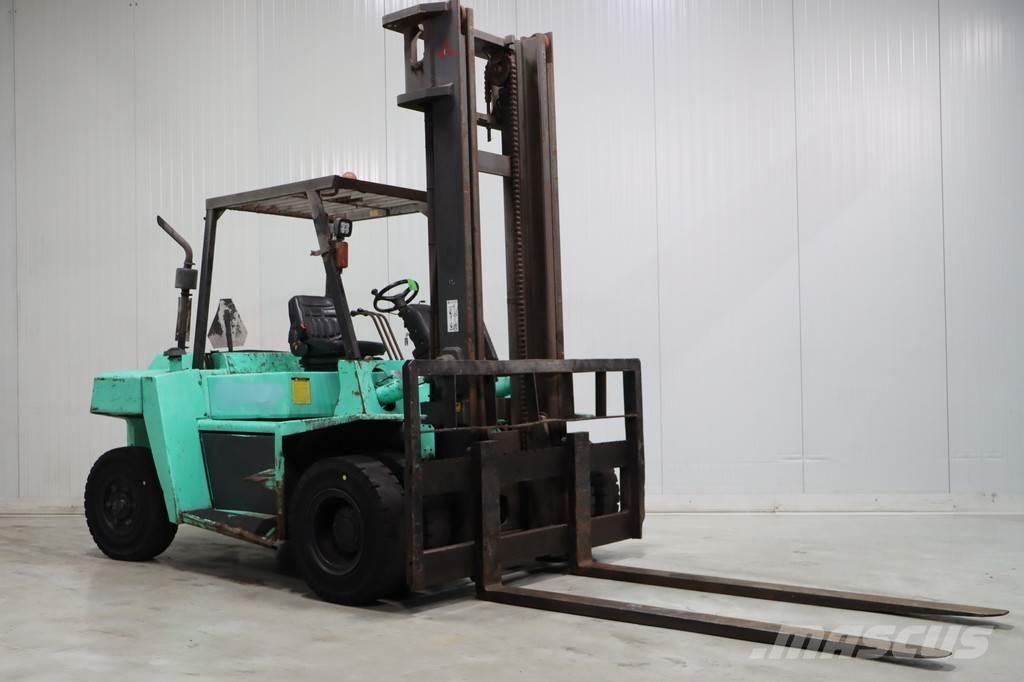 Mitsubishi FD70 Dieselmotviktstruckar