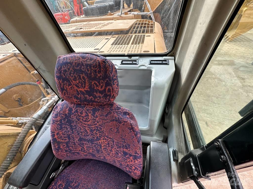CAT 320 C L Bandgrävare