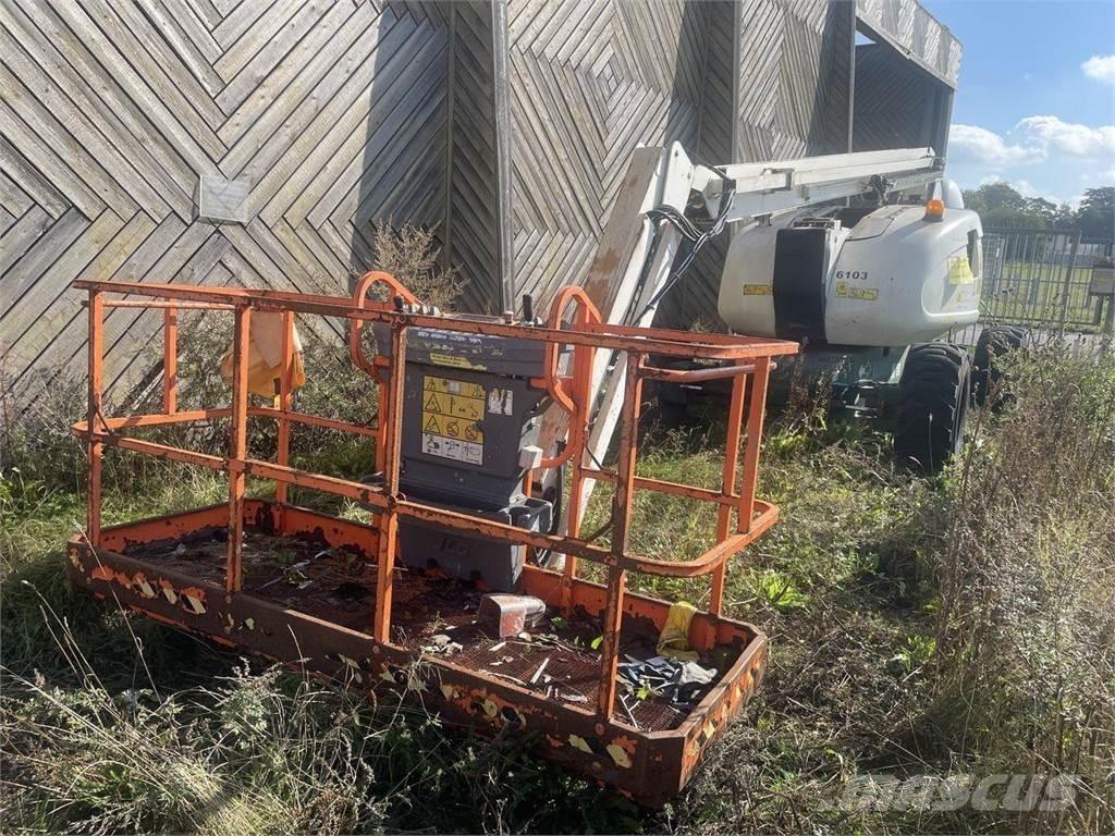 JLG 600AJ Bomliftar