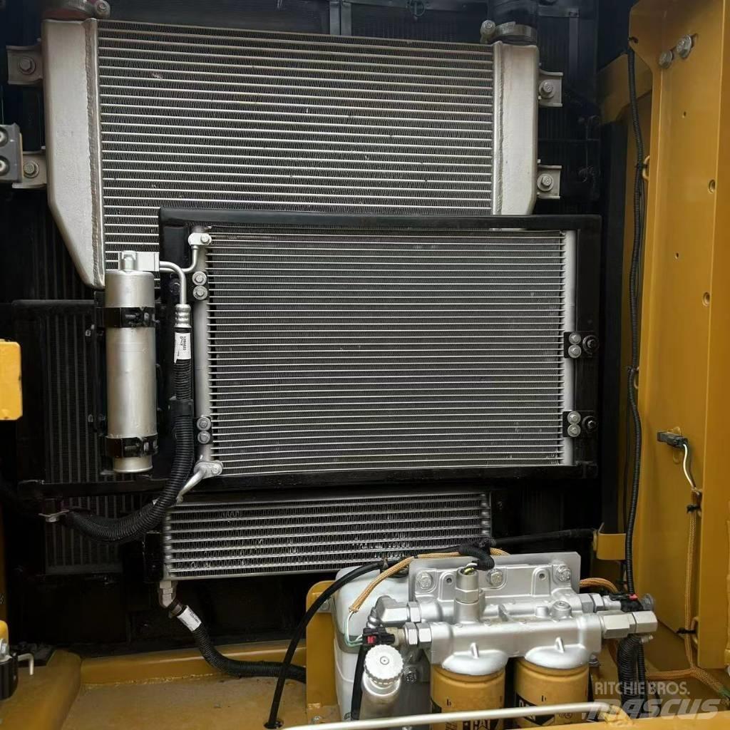 CAT 320 D L Bandgrävare