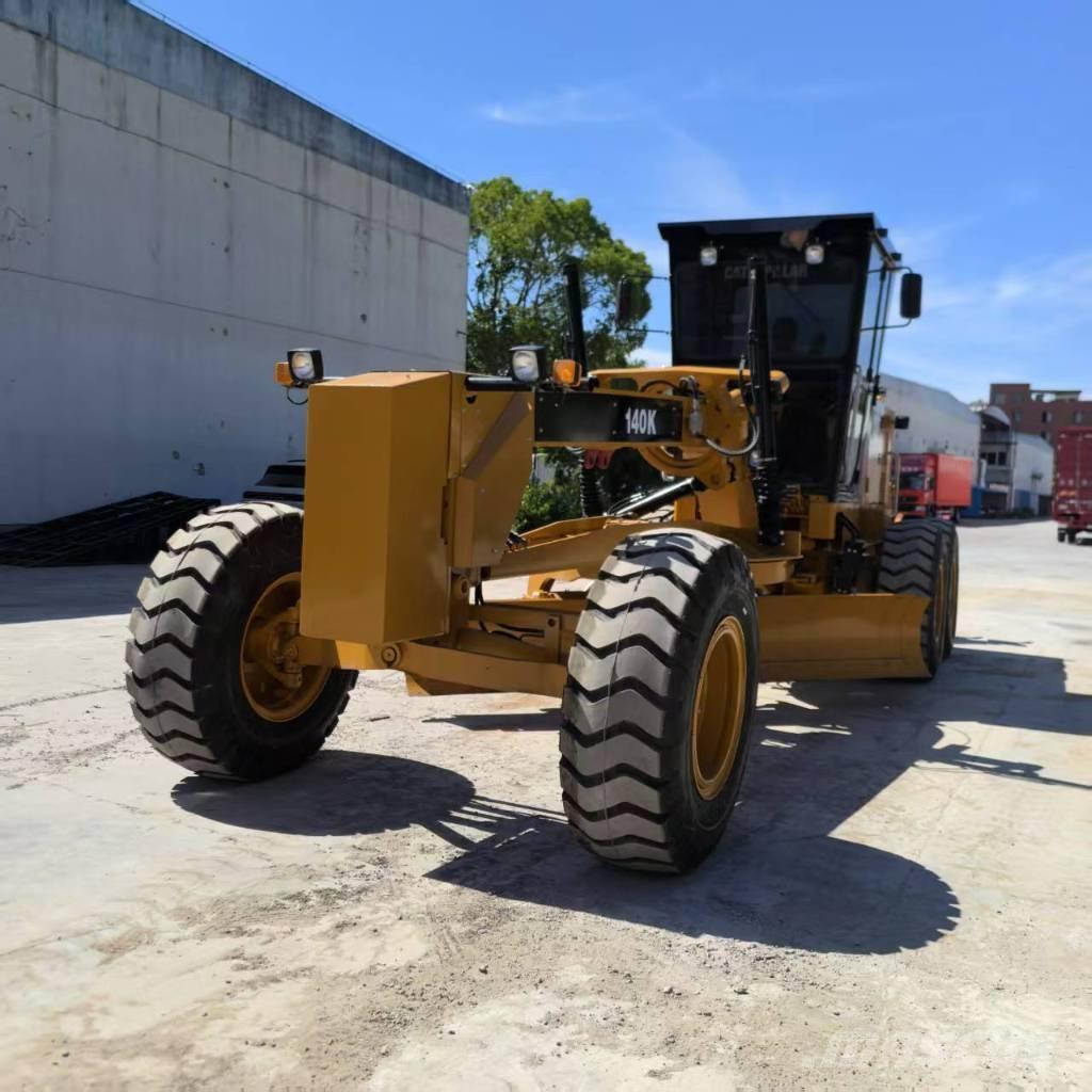 CAT 140 K Väghyvlar