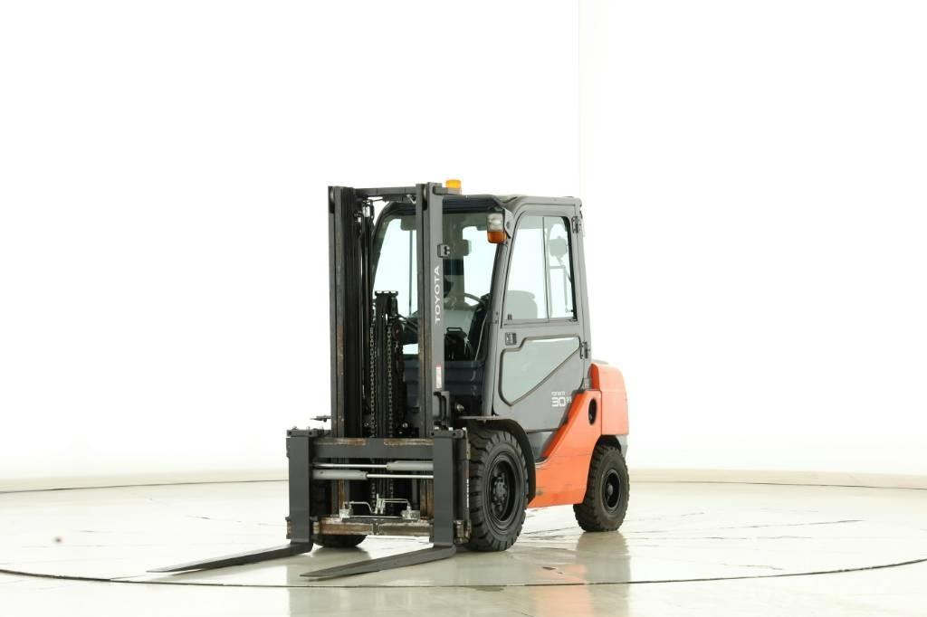 Toyota 02-8-FDF-30 Dieselmotviktstruckar