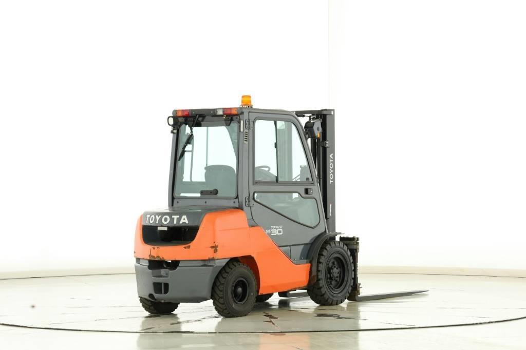 Toyota 02-8-FDF-30 Dieselmotviktstruckar