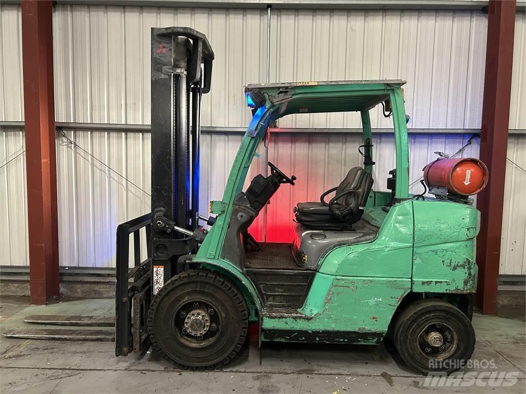 Mitsubishi FG40NT Gasolmotviktstruckar