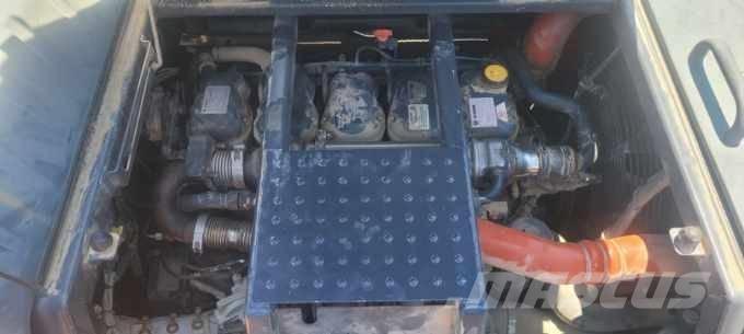 Doosan DX 300 LC-5 Bandgrävare