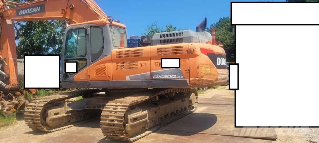 Doosan DX 300 LC-5 Bandgrävare