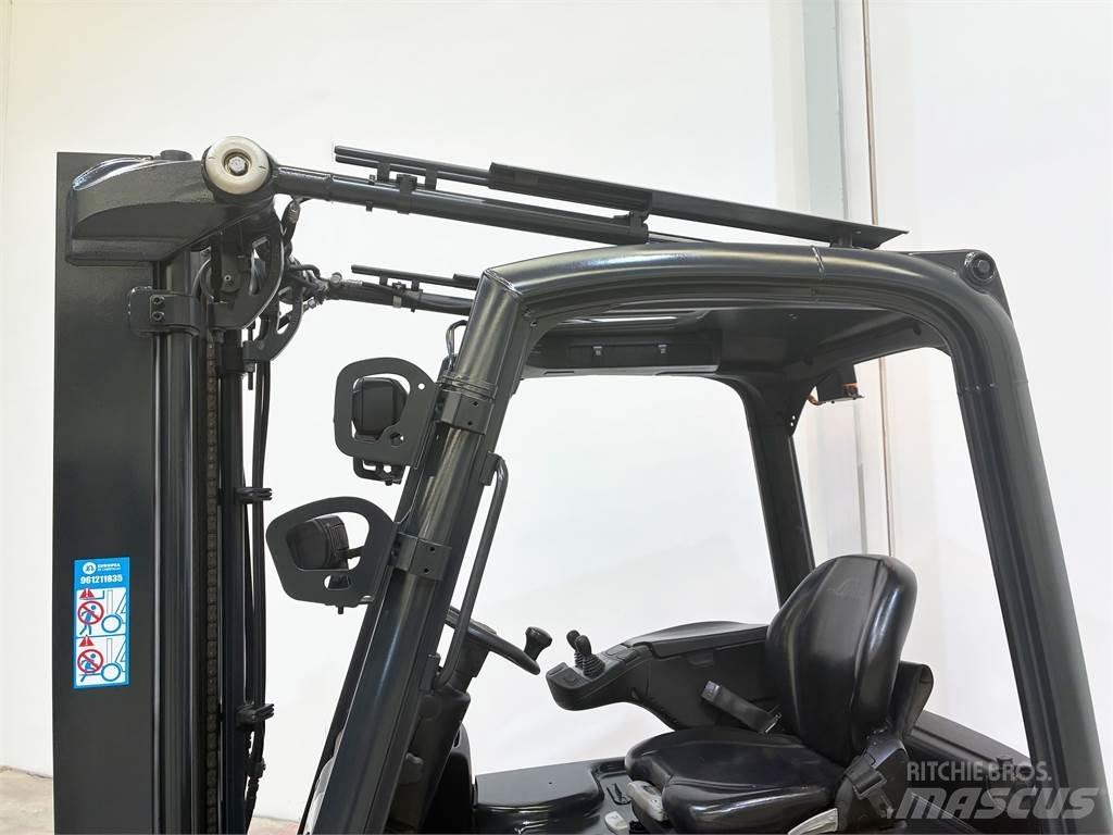 Linde E16 02 Elmotviktstruckar