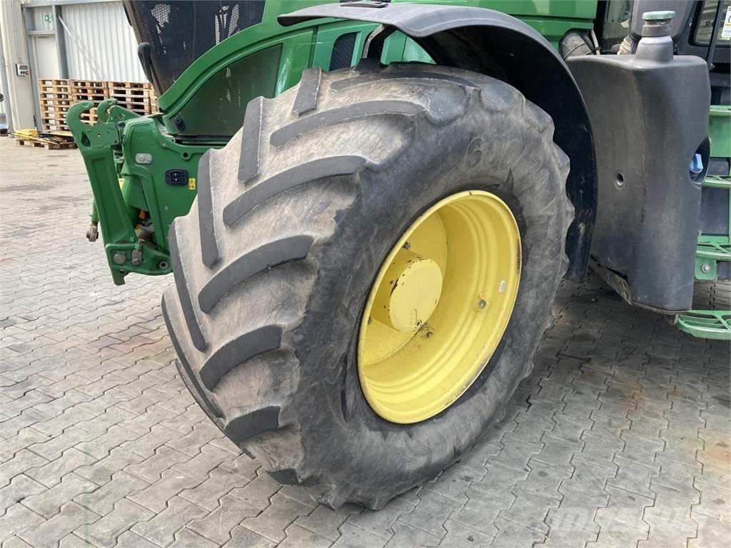 John Deere 6230R Traktorer