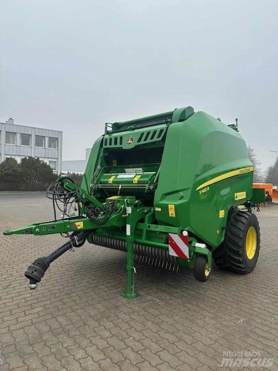 John Deere V461R Rundbalspressar