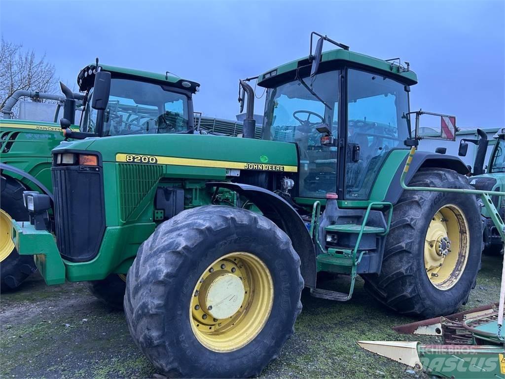 John Deere 8200 Traktorer