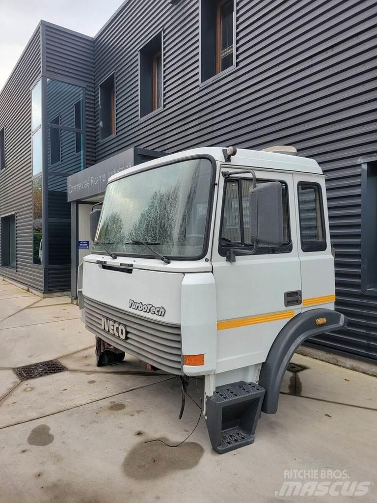 Iveco TURBOTECH Hytter och interiör