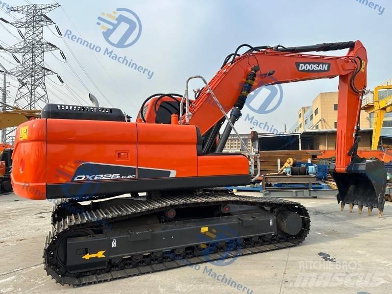 Doosan DX 225 LC-9C Bandgrävare