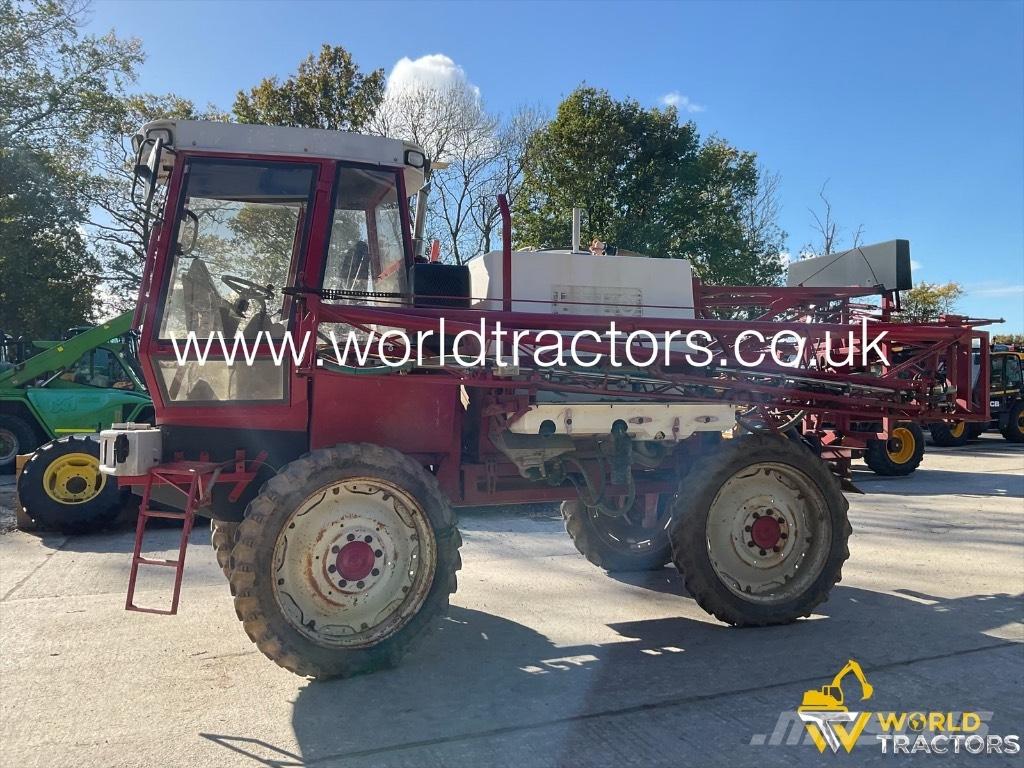 BATEMAN 2001 HI LO Självgående sprutor