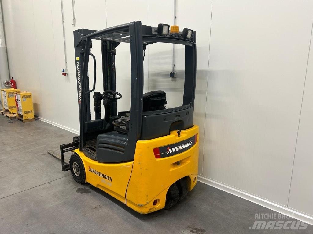 Jungheinrich EFG 215 Elmotviktstruckar