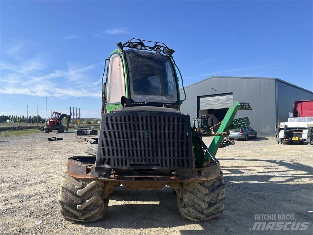 John Deere 1010E Skördare
