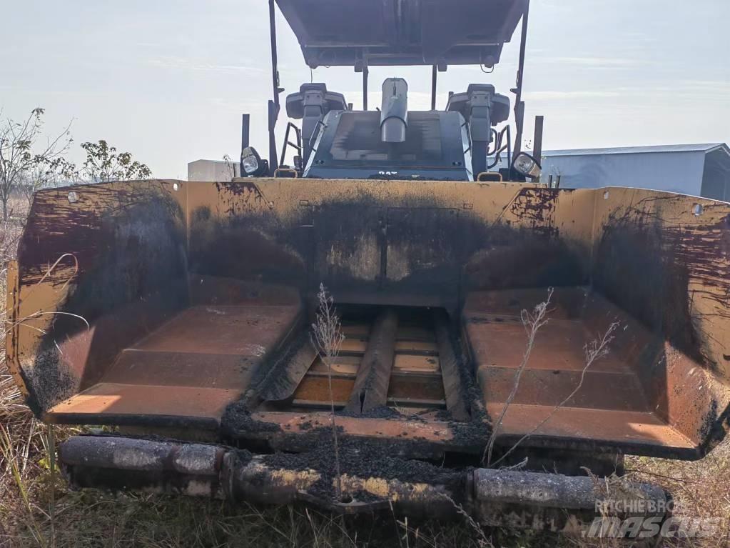 CAT AP655F Asfaltsläggningsmaskiner
