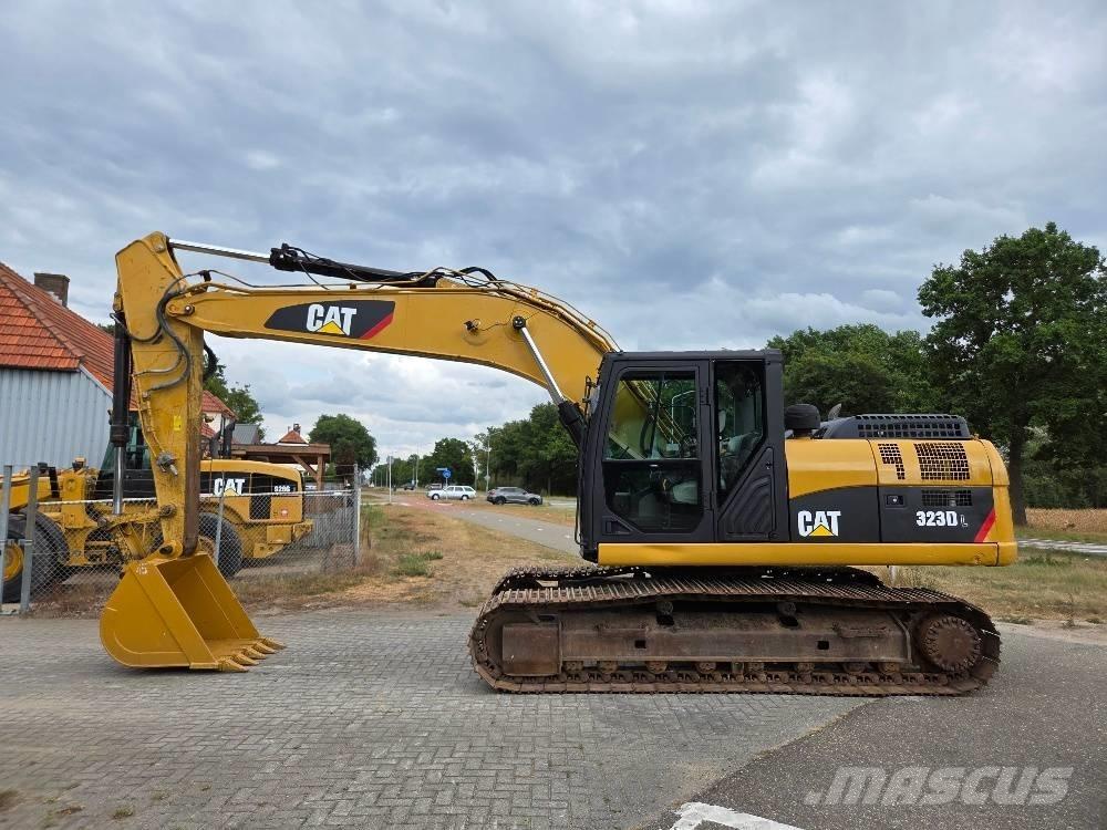 CAT 323DL Bandgrävare