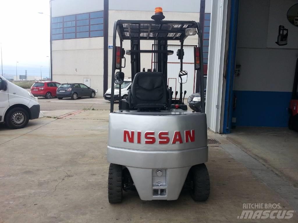 Nissan Q02L25CU Elmotviktstruckar
