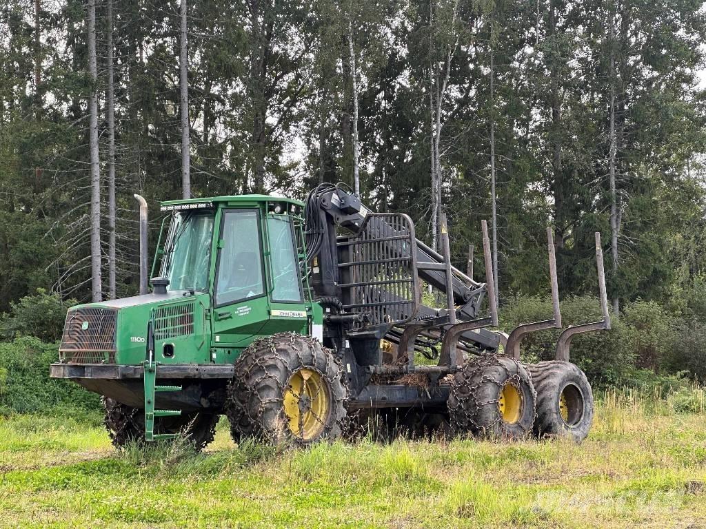 John Deere 1110 D Skotare