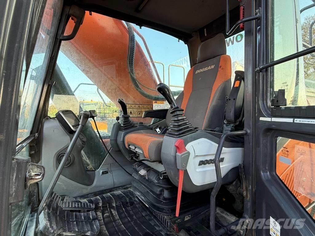 Doosan DX 340 LC Bandgrävare