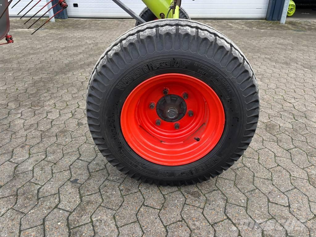 CLAAS Liner 2900 Vändare och luftare