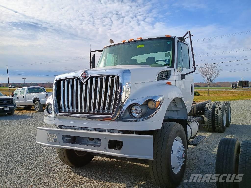 International 7400 Chassier