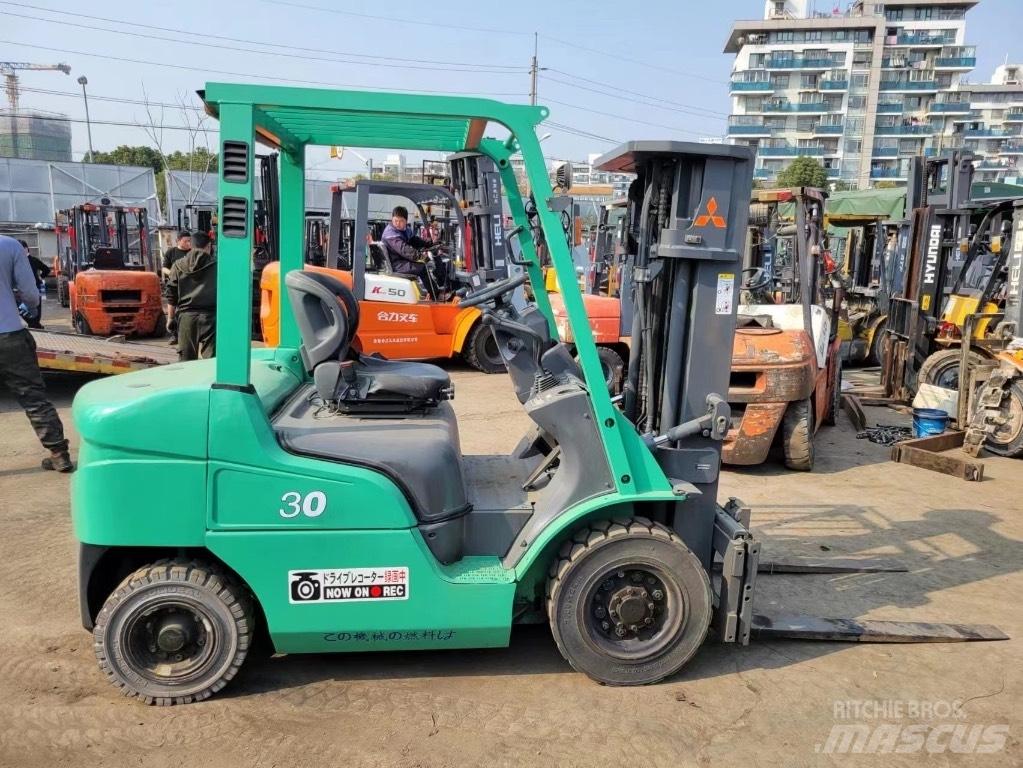Mitsubishi FD30 Dieselmotviktstruckar