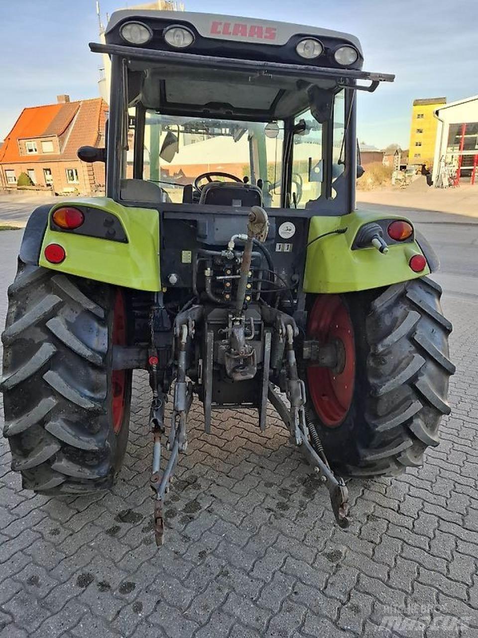 CLAAS AXOS 330 CX Traktorer