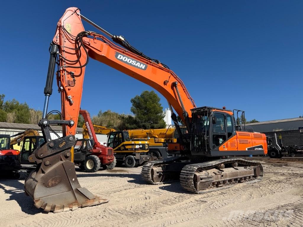 Doosan DX 380 LC Bandgrävare