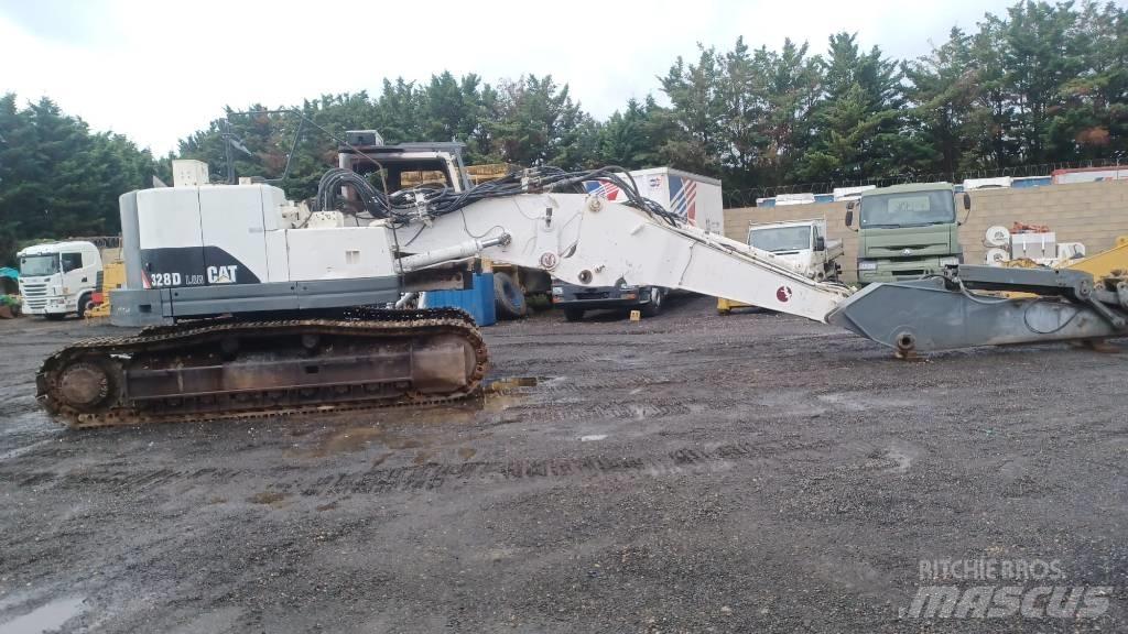 CAT 328 D L Bandgrävare