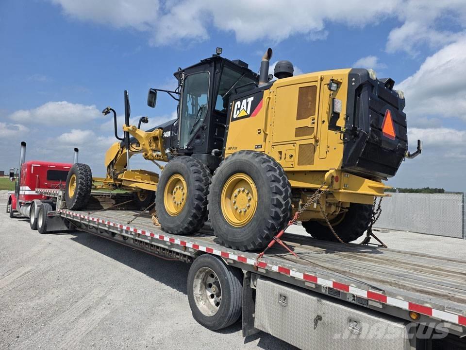 CAT 140 M 2 Väghyvlar