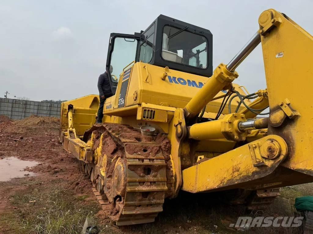 Komatsu D 375 A Bandschaktare