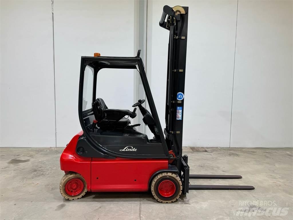 Linde E18P 02 Elmotviktstruckar
