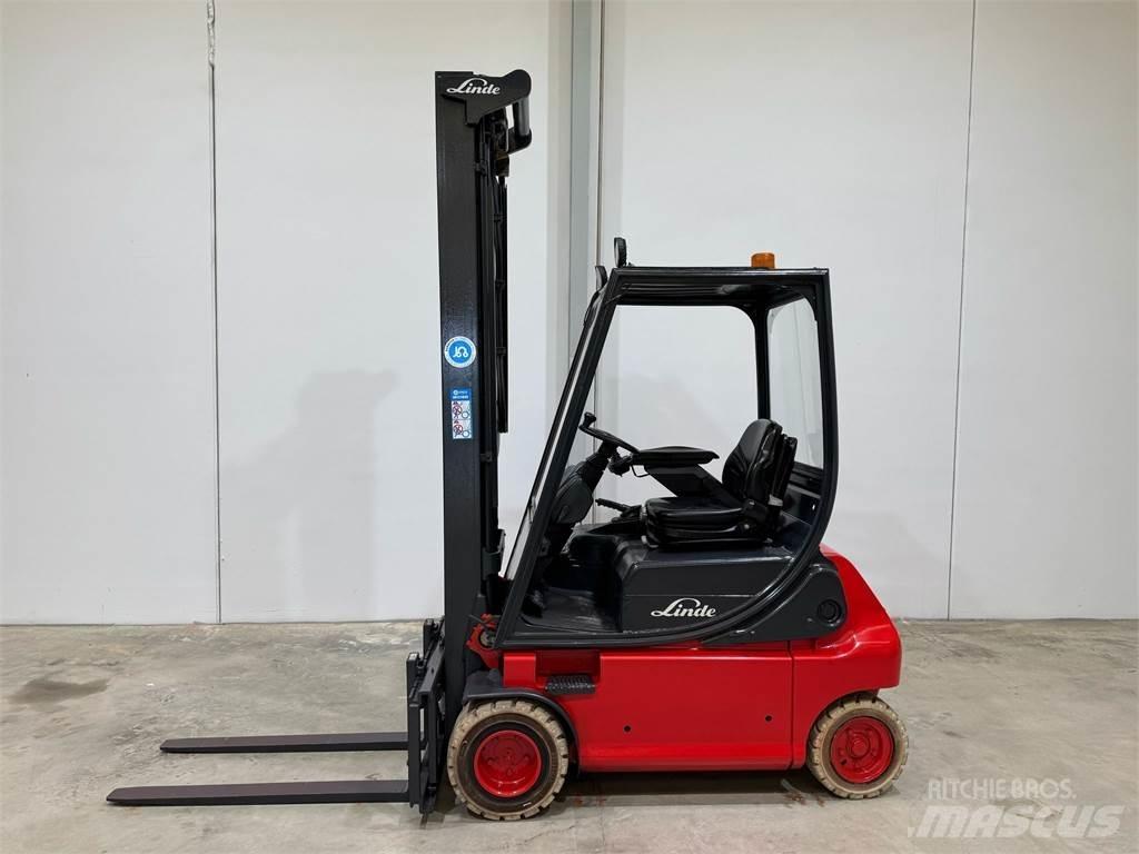 Linde E18P 02 Elmotviktstruckar