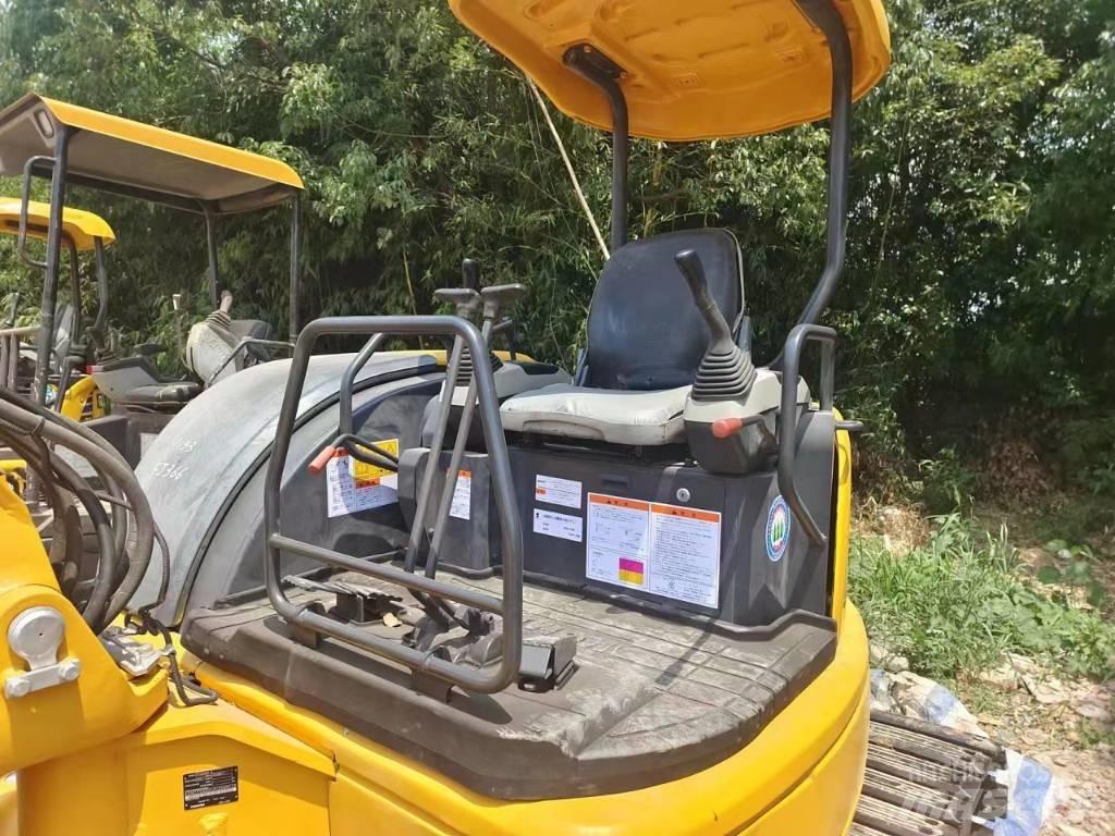 Komatsu PC35 Bandgrävare