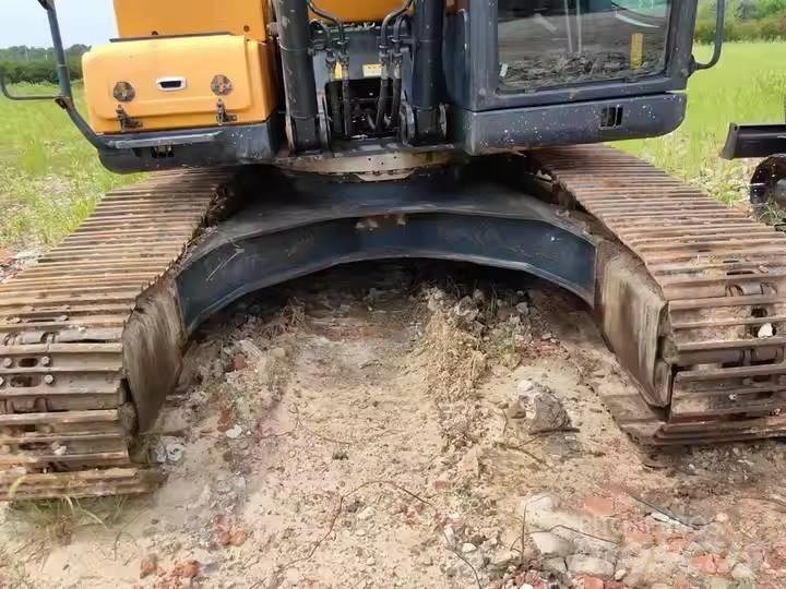 Hyundai 225LVS Bandgrävare