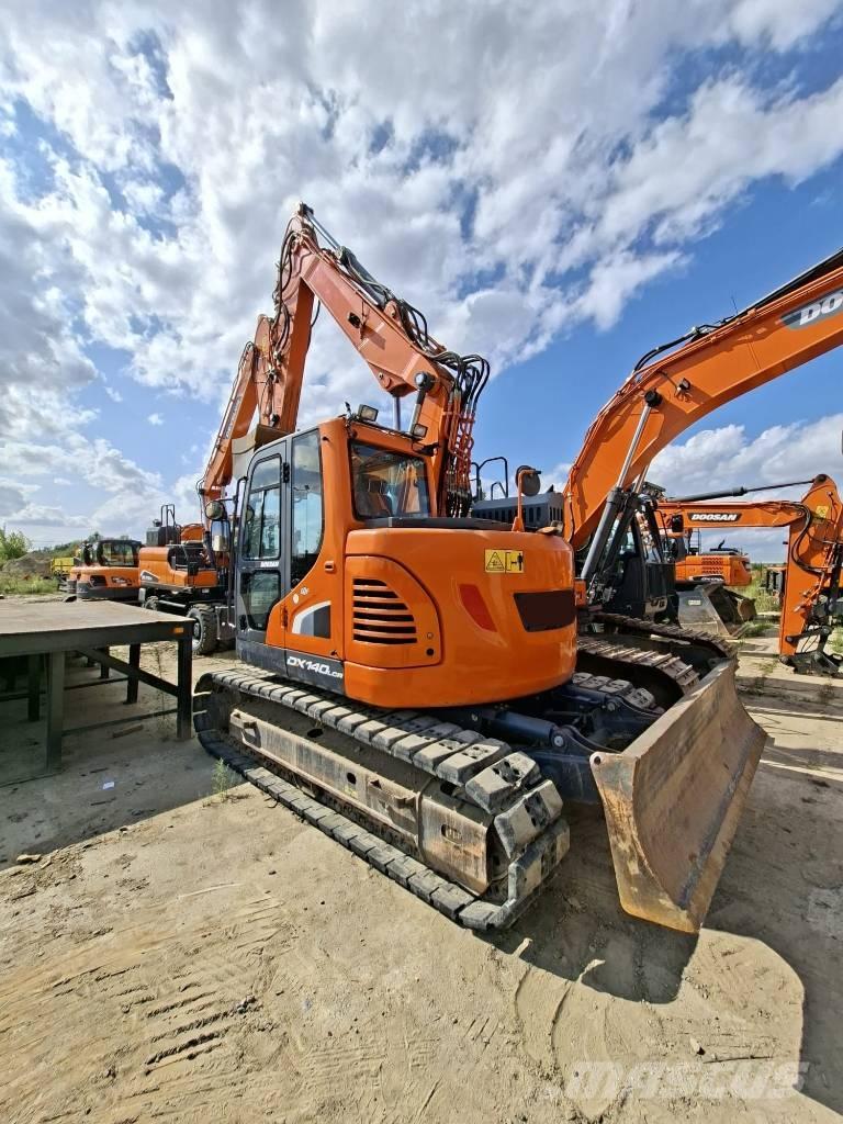 Doosan DX 140 LCR Bandgrävare