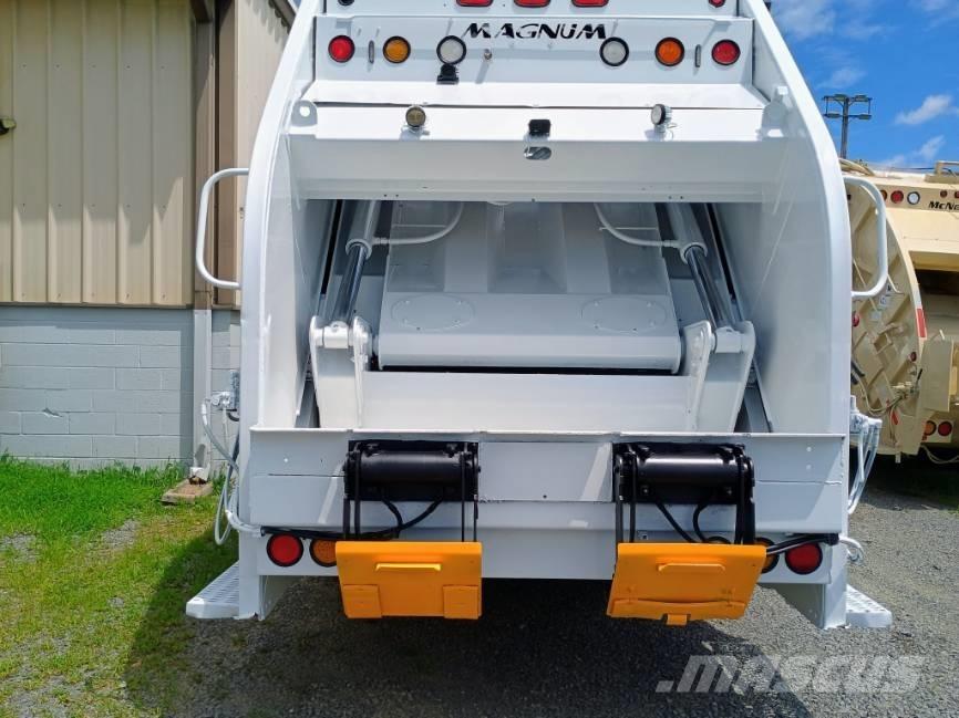 International 7400 Sopbilar