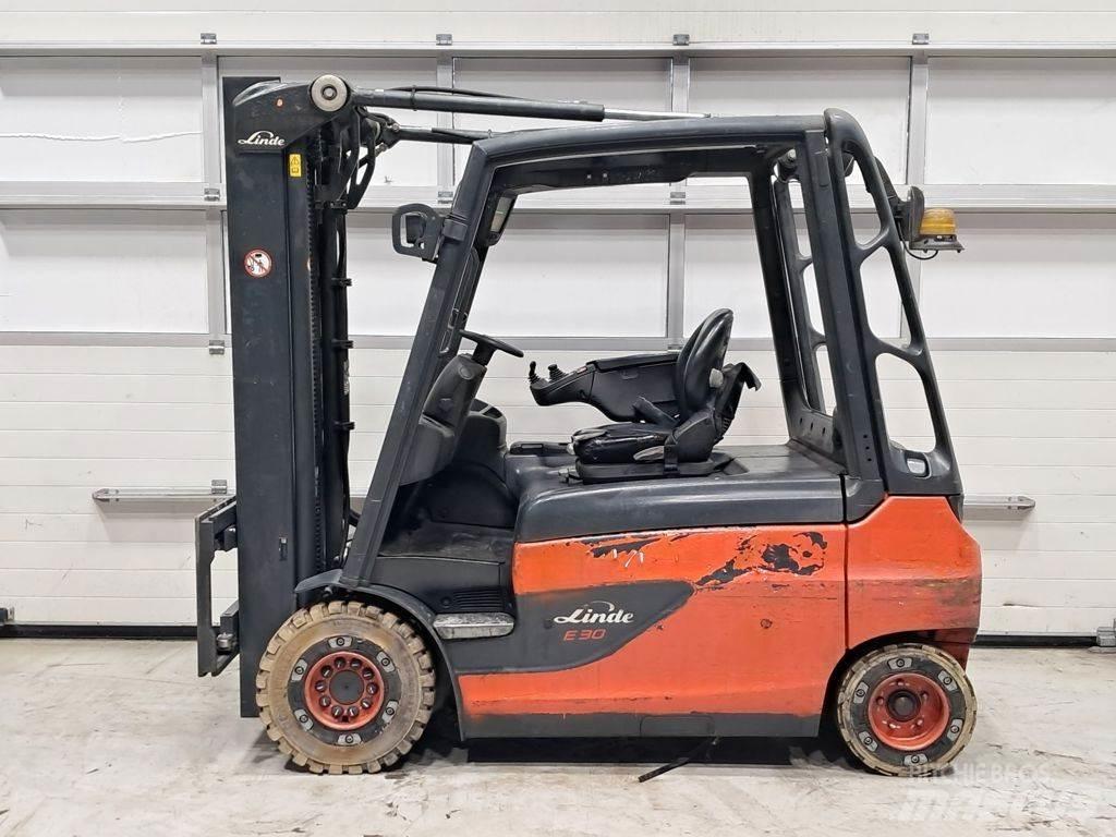 Linde E30L-01 Elmotviktstruckar