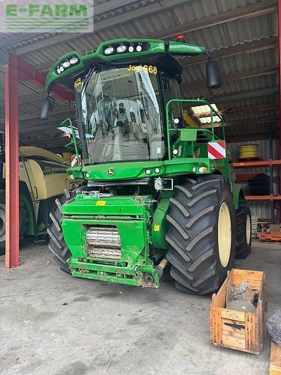 John Deere 8600 Självgående fälthackar