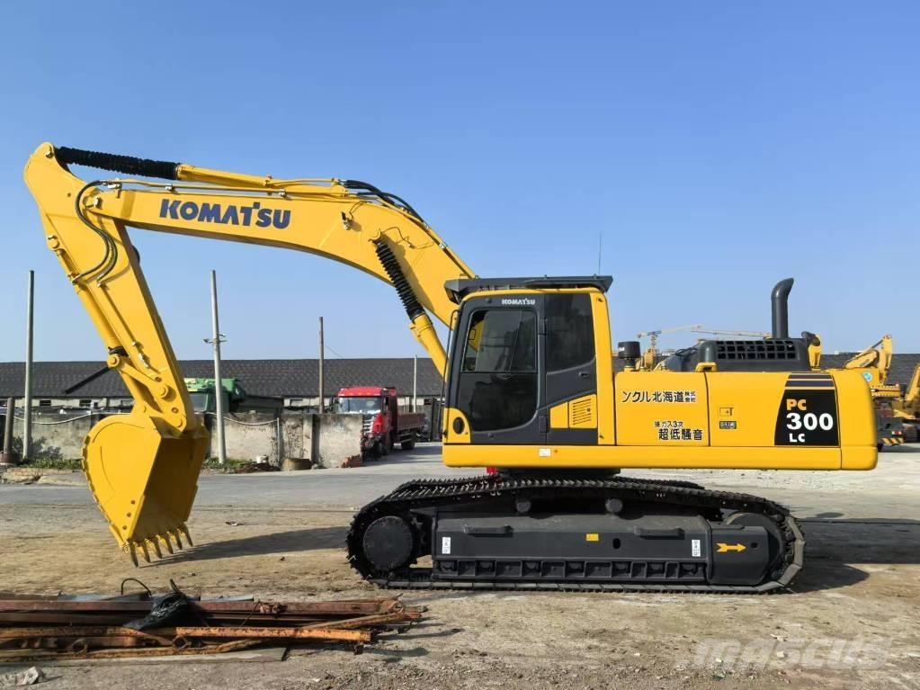 Komatsu PC 300-8 Bandgrävare
