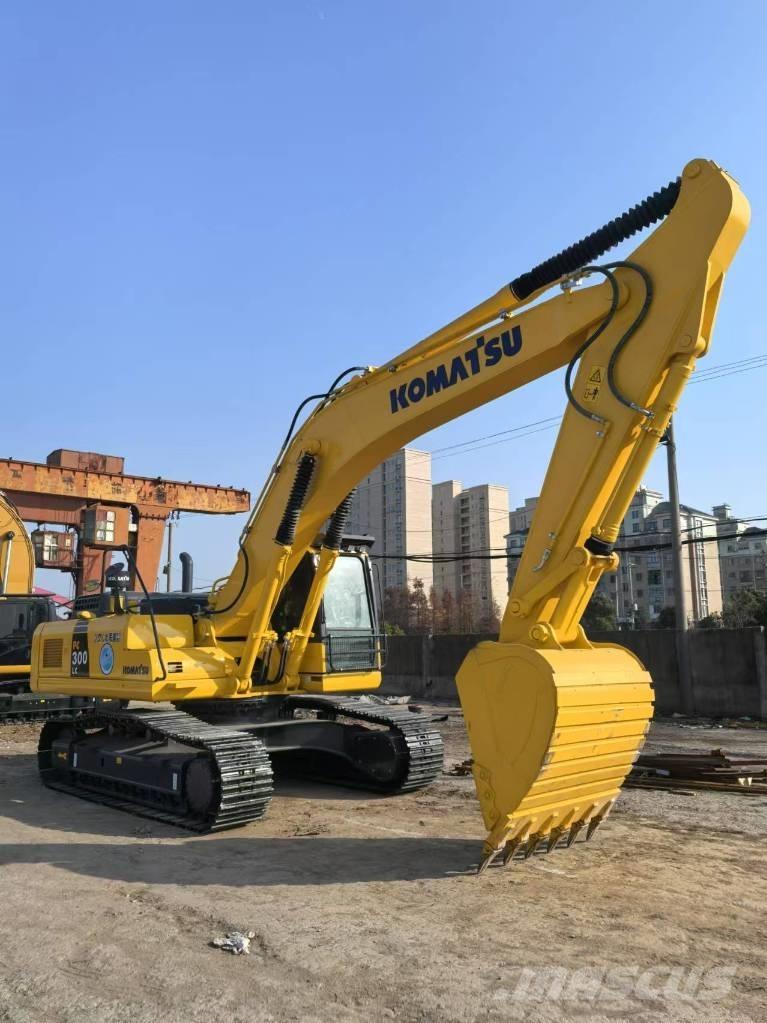 Komatsu PC 300-8 Bandgrävare