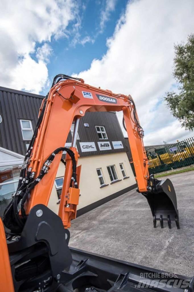 Doosan DX 85 R Midigrävmaskiner 7t - 12t
