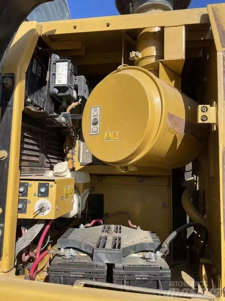 CAT 329 D2 Bandgrävare
