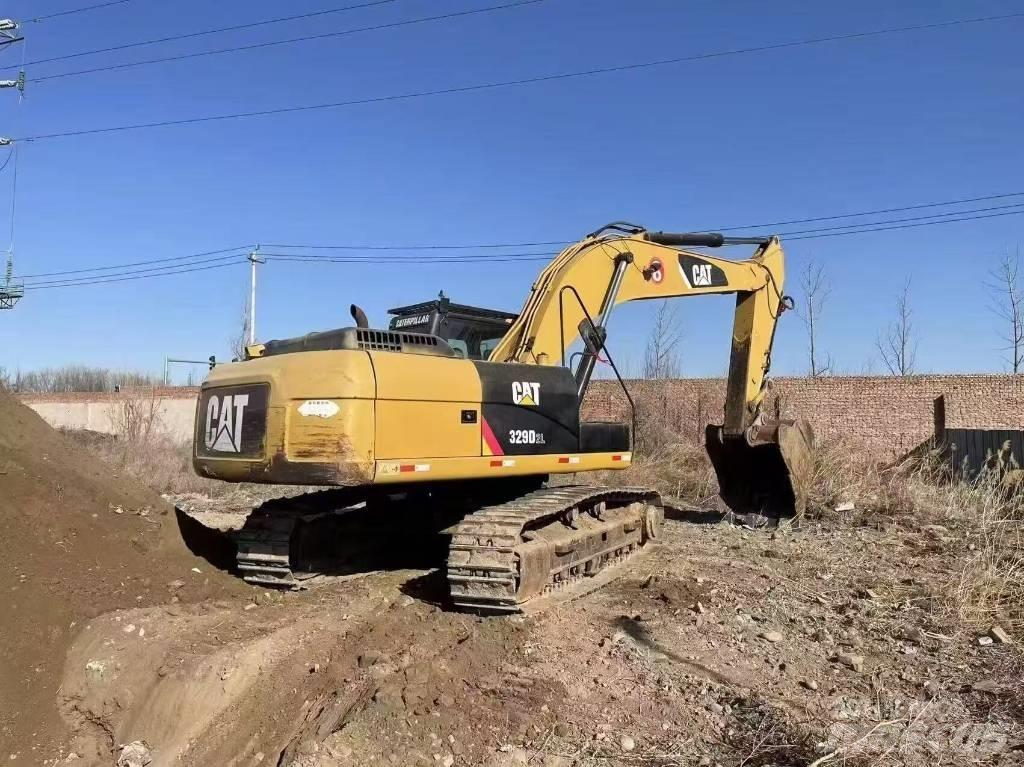 CAT 329 D2 Bandgrävare