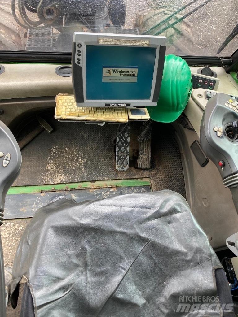 John Deere 1270 D Skördare